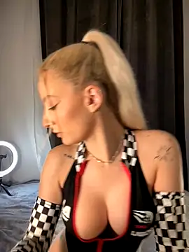 Ella Charm online show from November 2025 05:11:01 PM