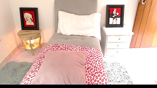 lilian prada online show from December 2024 07:22:01 PM