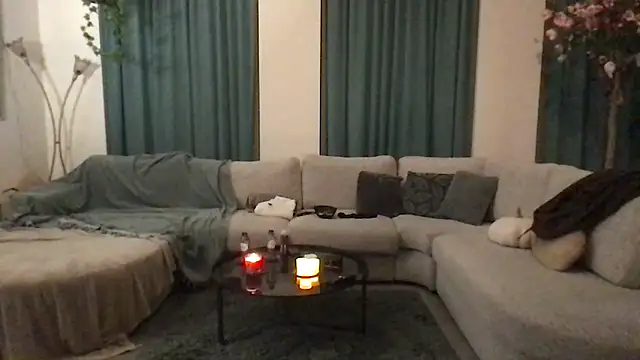 ROXYNL online show from January 2026 06:00:02 PM