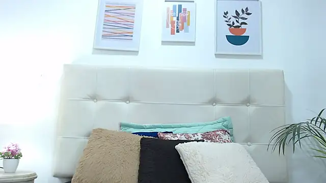 TiffanyFox1 online show from February 2025 12:02:02 PM