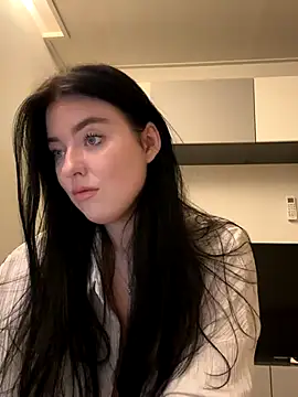 Angela Fosterr online show from October 2025 04:19:02 PM