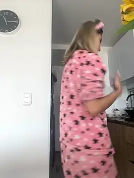 Ameellie online show from September 2025 03:26:02 PM