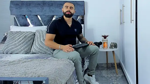 Zack Froone online show from November 2025 03:01:02 PM