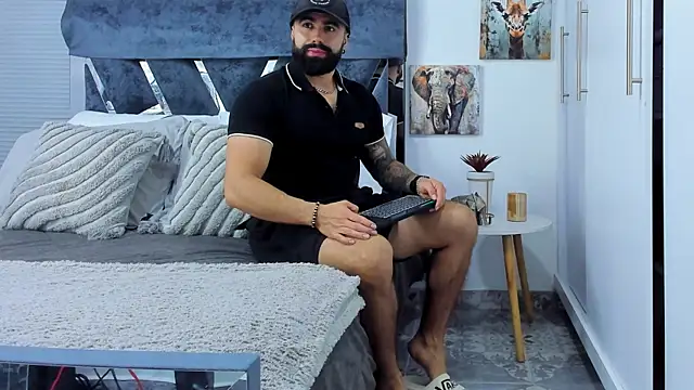 Snapshot of Zack_Froone chatting on June 2026 03:33:01 PM Zack Froone online show from June 2026 03:33:01 PM