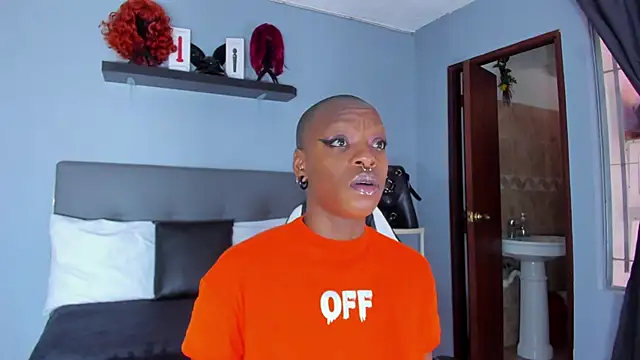 Coco Kiss online show from October 2025 07:03:01 PM