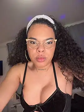 Snapshot of naomikandra chatting on December 2025 08:18:02 PM naomikandra online show from December 2025 08:18:02 PM