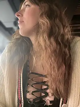 MommmyYummy online show from November 2025 09:31:02 AM