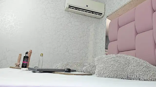 Snapshot of _Molly_rosse_ chatting on March 2025 12:41:02 PM Molly rosse online show from March 2025 12:41:02 PM