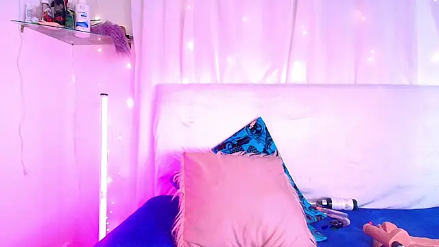 Natasha Wilde  online show from January 2025 03:52:01 PM