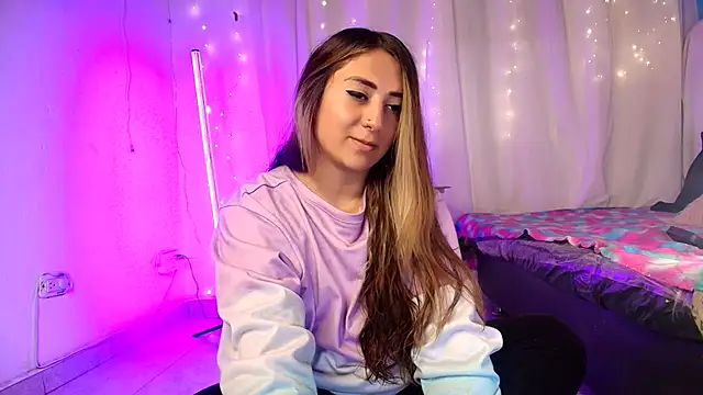 Natasha Wilde  online show from September 2025 10:45:02 PM