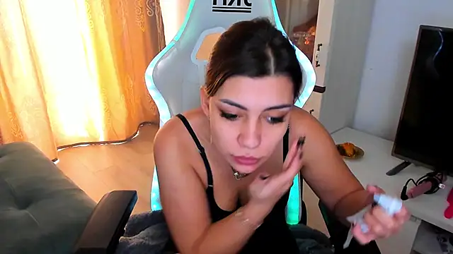 EveEvian online show from February 2025 11:11:02 AM