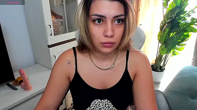 EveEvian online show from March 2025 12:11:02 PM