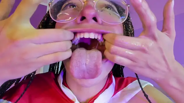 Cloe Leee online show from December 2024 04:41:01 AM