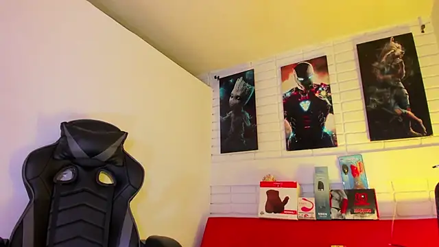 Snapshot of Alahia_Rodriguez chatting on February 2025 12:28:01 PM Alahia Rodriguez online show from February 2025 12:28:01 PM