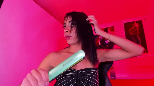 Snapshot of Alahia_Rodriguez chatting on February 2025 03:32:02 PM Alahia Rodriguez online show from February 2025 03:32:02 PM