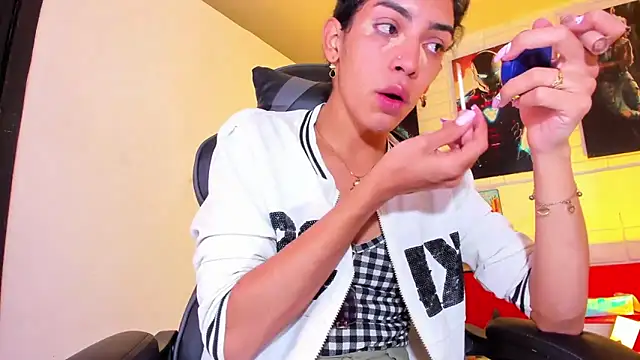 Snapshot of Alahia_Rodriguez chatting on March 2025 07:32:01 PM Alahia Rodriguez online show from March 2025 07:32:01 PM