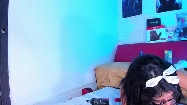 Snapshot of Alahia_Rodriguez chatting on March 2025 07:53:01 AM Alahia Rodriguez online show from March 2025 07:53:01 AM