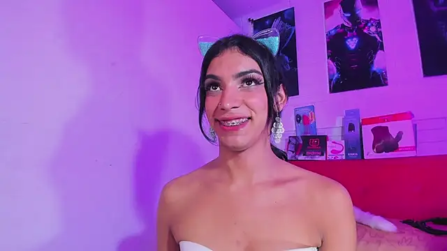 Snapshot of Alahia_Rodriguez chatting on March 2025 12:58:02 AM Alahia Rodriguez online show from March 2025 12:58:02 AM