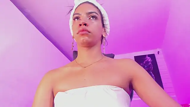 Snapshot of Alahia_Rodriguez chatting on November 2025 12:11:01 PM Alahia Rodriguez online show from November 2025 12:11:01 PM