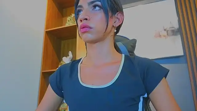 Snapshot of Alahia_Rodriguez chatting on July 2026 06:57:02 PM Alahia Rodriguez online show from July 2026 06:57:02 PM