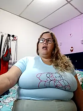 EllisW8 online show from November 2025 11:14:02 PM