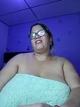 EllisW8 online show from December 2025 12:27:01 AM