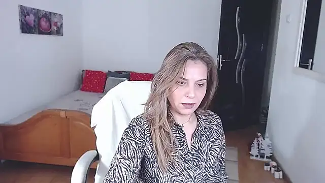 Snapshot of evamaria2024 chatting on December 2025 09:40:01 AM evamaria2024 online show from December 2025 09:40:01 AM