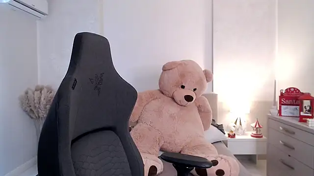 Smileyouarehere online show from January 2025 08:36:01 AM