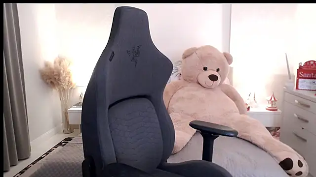 Smileyouarehere online show from January 2025 12:12:01 AM