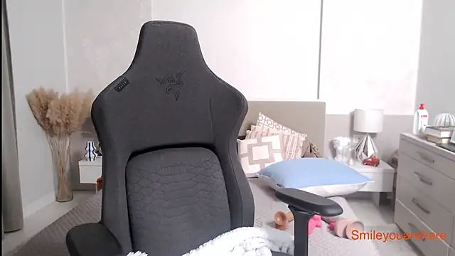 Smileyouarehere online show from September 2025 01:39:02 AM