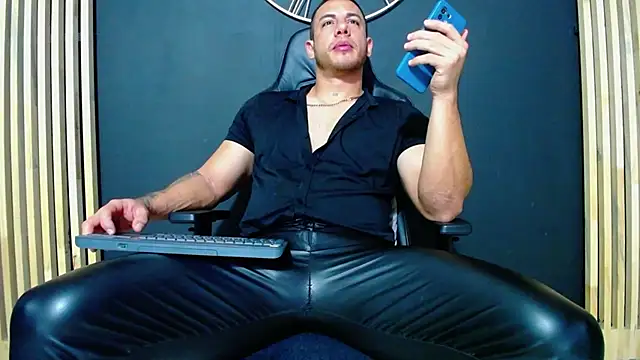 Maxxxpowerful online show from March 2025 02:41:02 AM