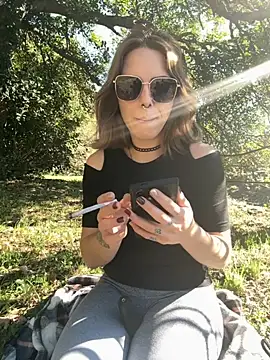 Mia Railey online show from October 2025 01:07:01 PM