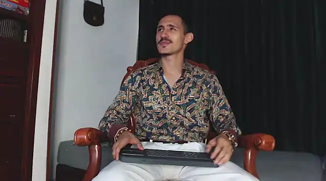 HomeAloneK online show from February 2025 07:52:01 PM