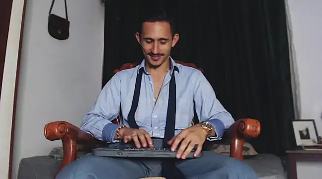 HomeAloneK online show from February 2025 08:42:01 PM