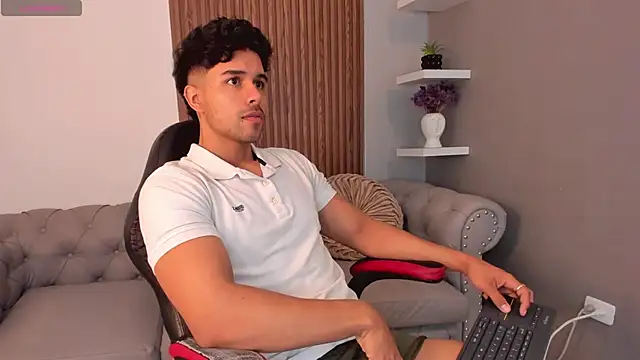 liam collins21 online show from March 2025 11:28:02 AM