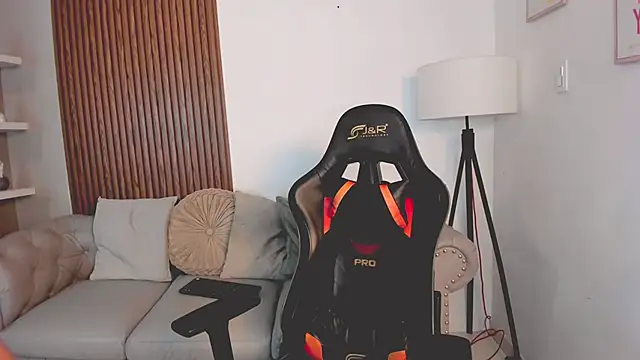 liam collins21 online show from October 2025 11:44:01 AM