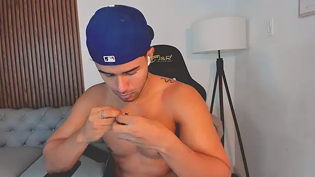 liam collins21 online show from October 2025 11:57:02 AM