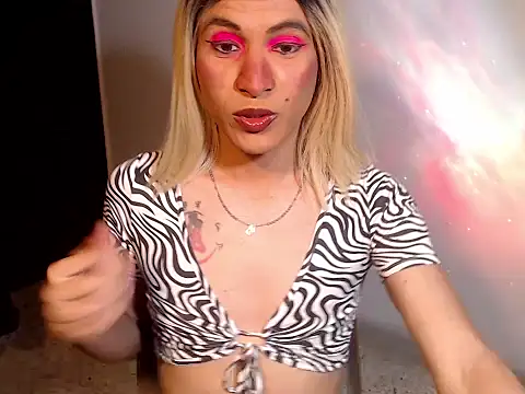 HugeDanex online show from November 2025 03:34:01 AM