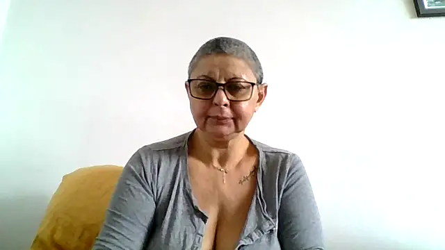 roseblak42 online show from November 2025 09:09:01 AM