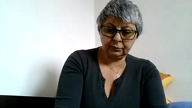 roseblak42 online show from February 2026 01:29:02 PM