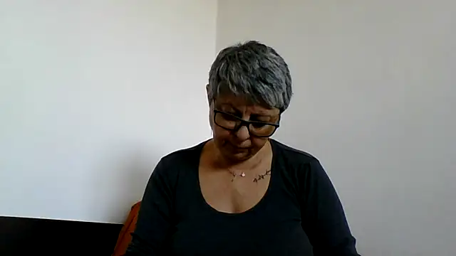 roseblak42 online show from March 2026 11:37:01 AM