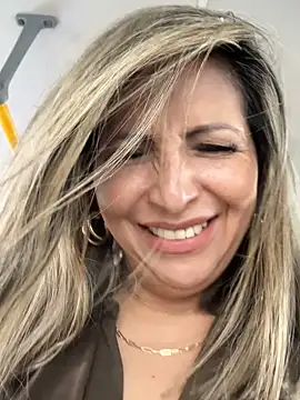  Abril-Office1 online show from December 2024 06:02:02 PM