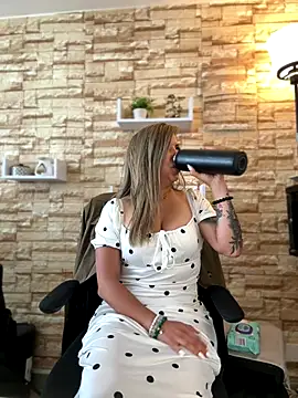  Abril-Office1 online show from October 2025 03:36:01 PM