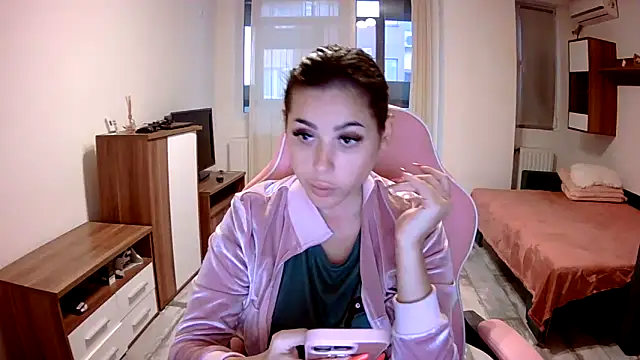 LovelyJulliette online show from October 2025 02:25:02 PM