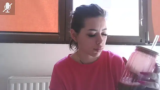 LovelyJulliette online show from March 2026 12:11:01 PM