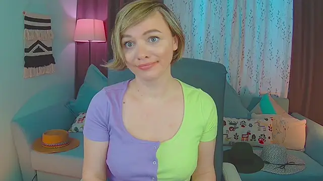 NandiSmile online show from February 2025 11:52:01 AM