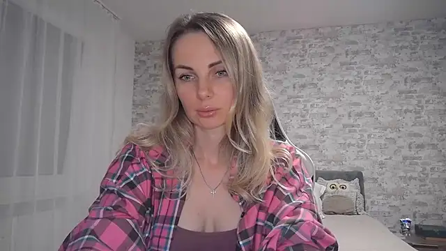 AlissonBia online show from October 2025 08:29:02 PM