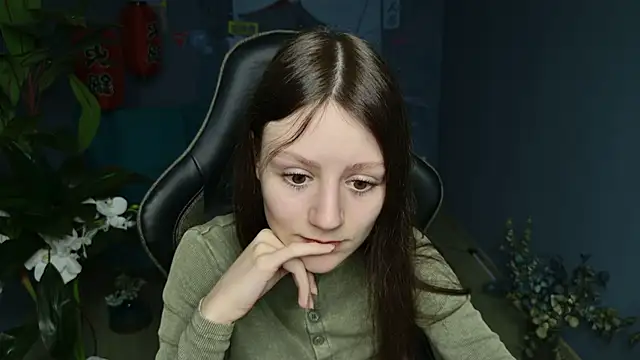 Snapshot of VeliraBraitberg chatting on February 2025 08:09:02 AM VeliraBraitberg online show from February 2025 08:09:02 AM