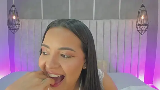 lea gray online show from October 2025 07:33:02 PM