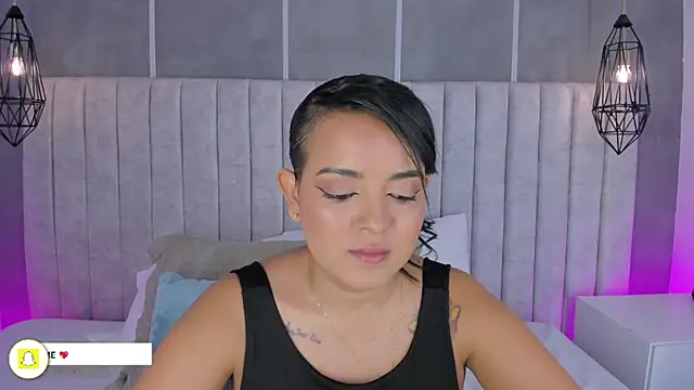 lea gray online show from November 2025 07:06:01 PM